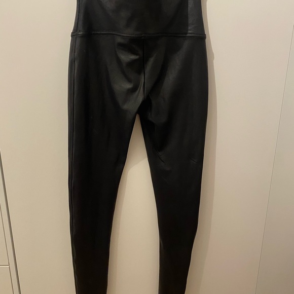 SPANX Faux Leather Leggings, size L - Picture 2 of 3